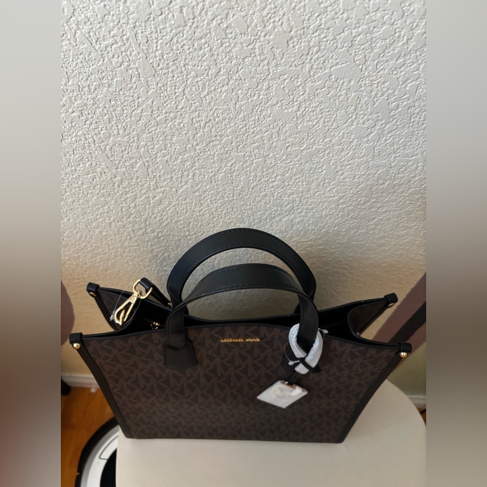 Michael kors Maple Large Signature Logo Tote Bag NEW - Picture 9 of 9